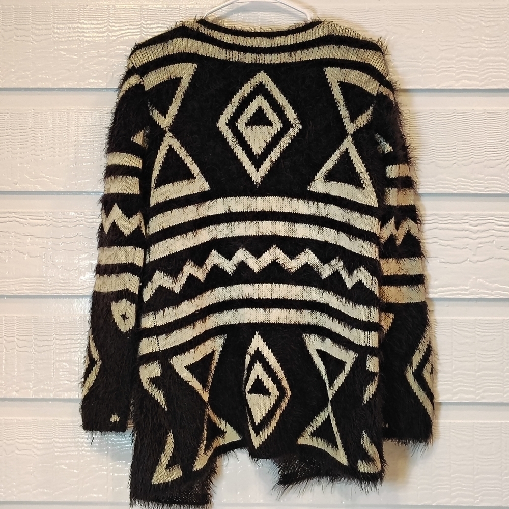 Michelle Nicole Women's Small  Black White Shaggy Open Cardigan Soft Cozy Aztec - Picture 5 of 8